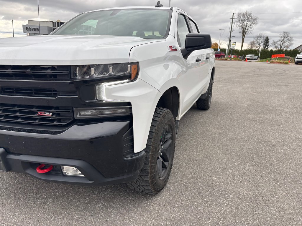 2022 Chevrolet Silverado in Lindsay, Ontario - 3 - w1024h768px