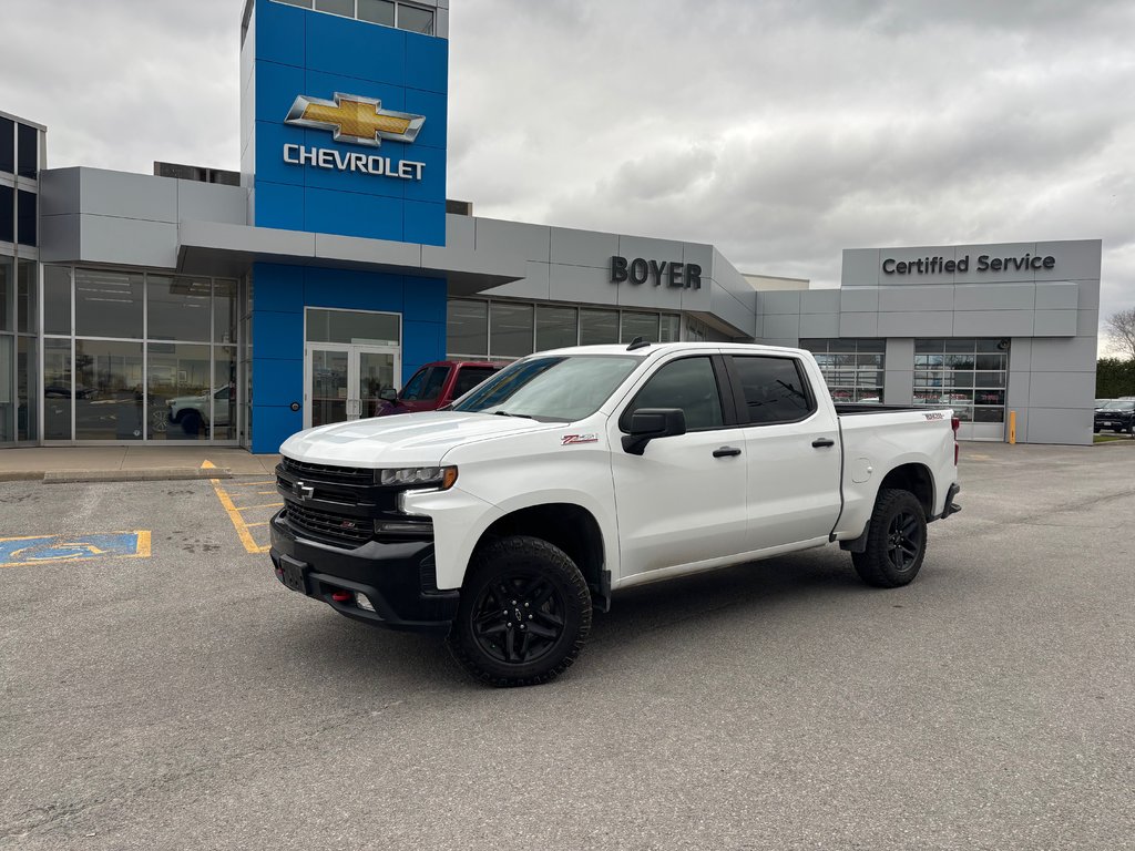 2022 Chevrolet Silverado in Lindsay, Ontario - 1 - w1024h768px