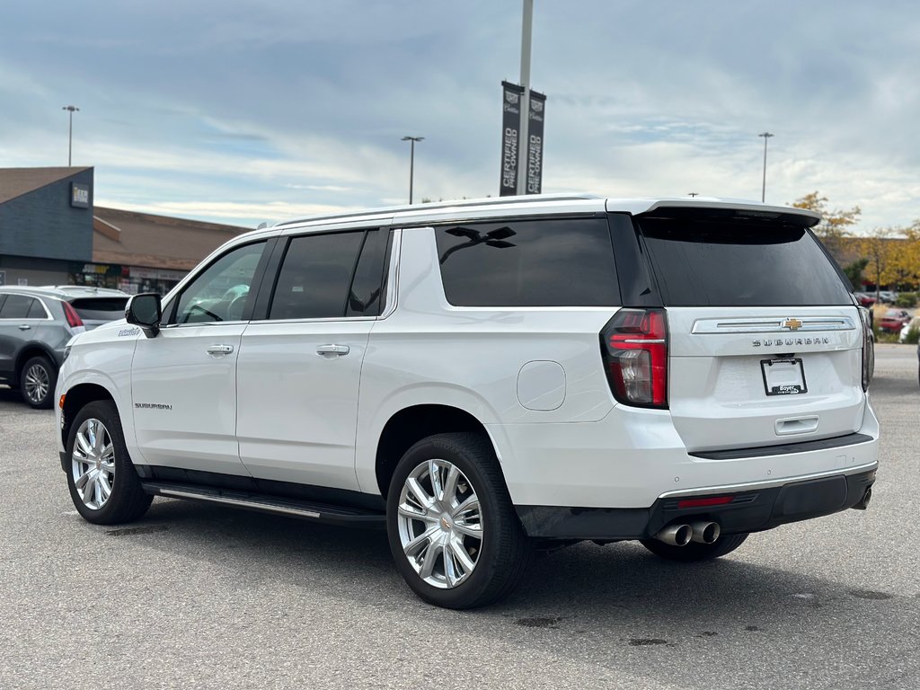 2022 Chevrolet Suburban in Pickering, Ontario - 3 - w1024h768px