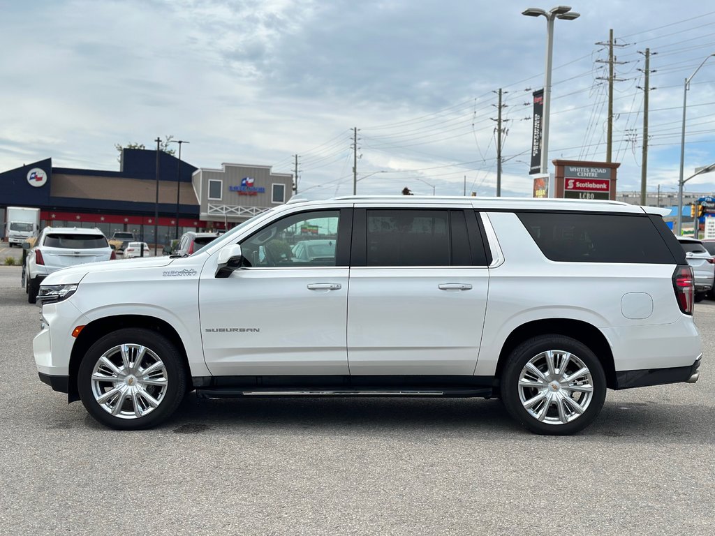 2022 Chevrolet Suburban in Pickering, Ontario - 2 - w1024h768px