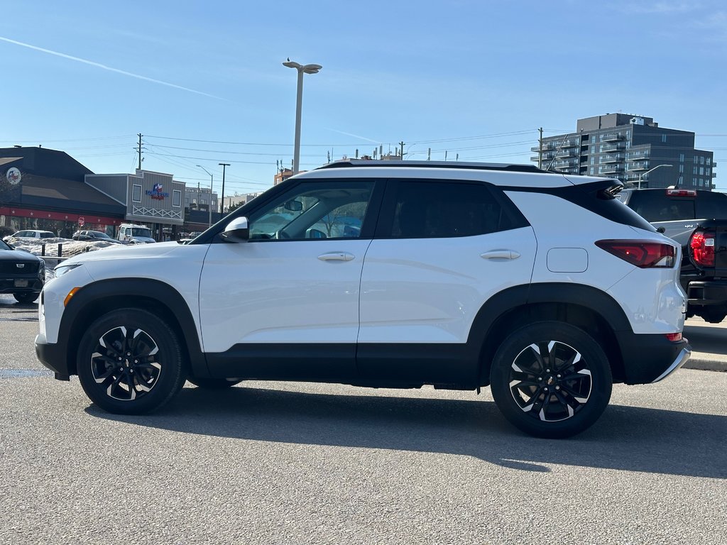 2023 Chevrolet Trailblazer LT in Pickering, Ontario - 2 - w1024h768px