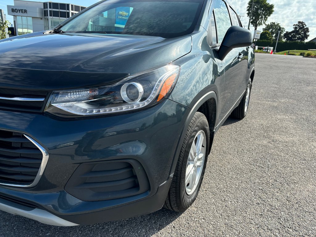 2022 Chevrolet Trax in Lindsay, Ontario - 3 - w1024h768px