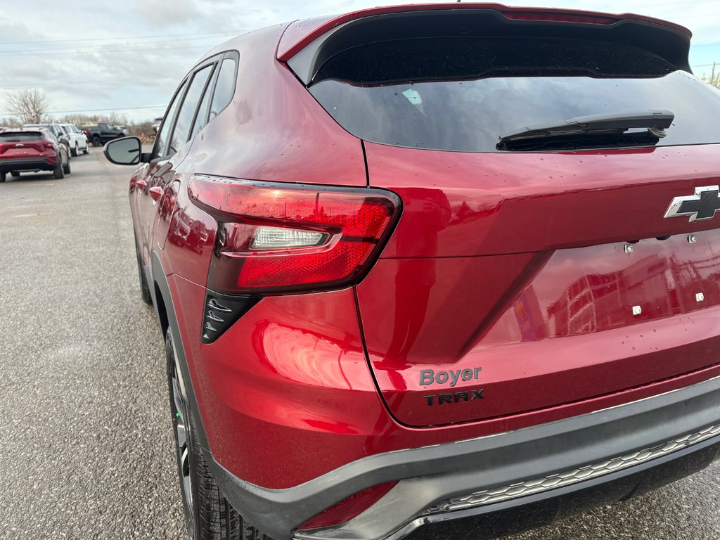 2024 Chevrolet Trax in Lindsay, Ontario - 6 - w1024h768px