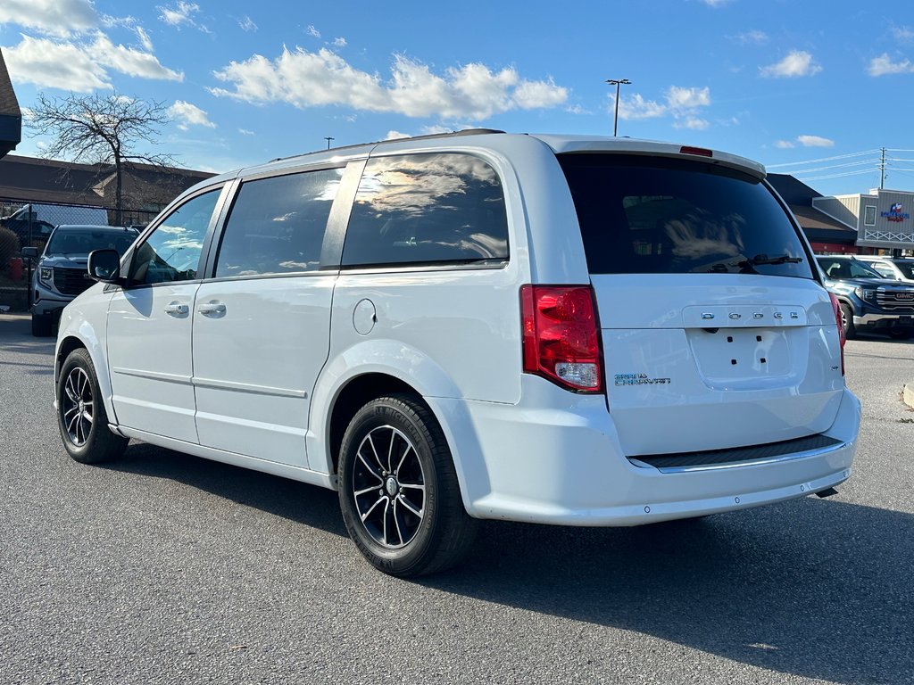 2017 Dodge Grand Caravan in Pickering, Ontario - 3 - w1024h768px