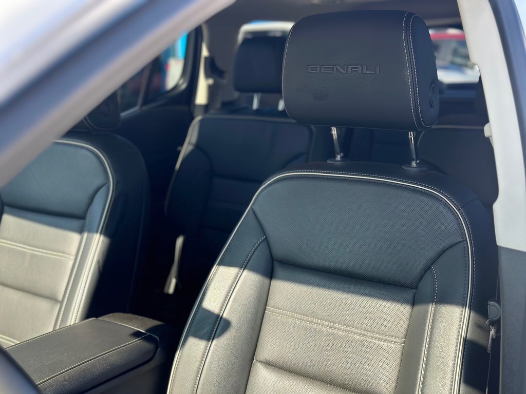 2022  Acadia DENALI in Pickering, Ontario - 10 - w1024h768px