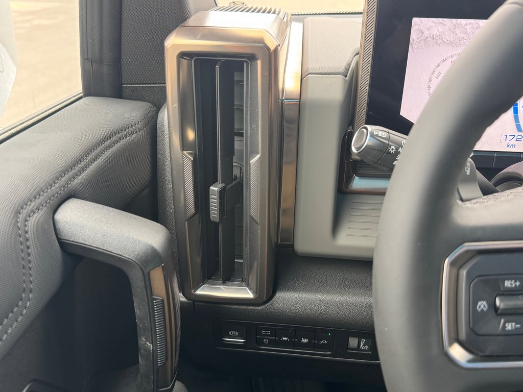 2025 GMC HUMMER EV SUV in Pickering, Ontario - 24 - w1024h768px