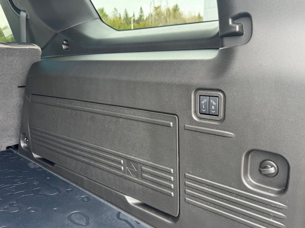 2025 GMC HUMMER EV SUV in Pickering, Ontario - 10 - w1024h768px