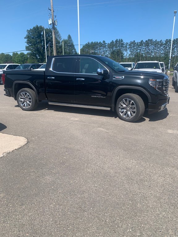 2024 GMC Sierra 1500 in Pickering, Ontario - 4 - w1024h768px