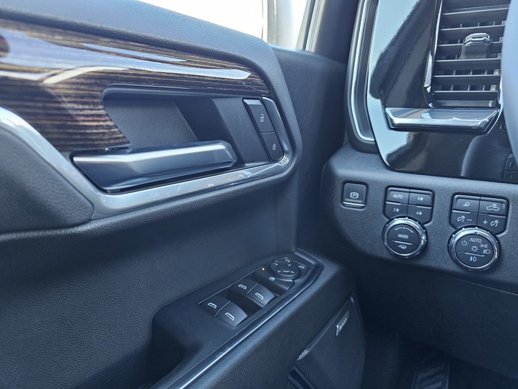 2025 GMC Sierra 1500 in Pickering, Ontario - 9 - w1024h768px