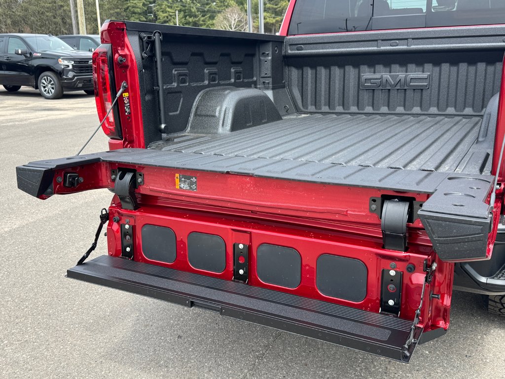 2025 GMC Sierra 1500 in Pickering, Ontario - 10 - w1024h768px