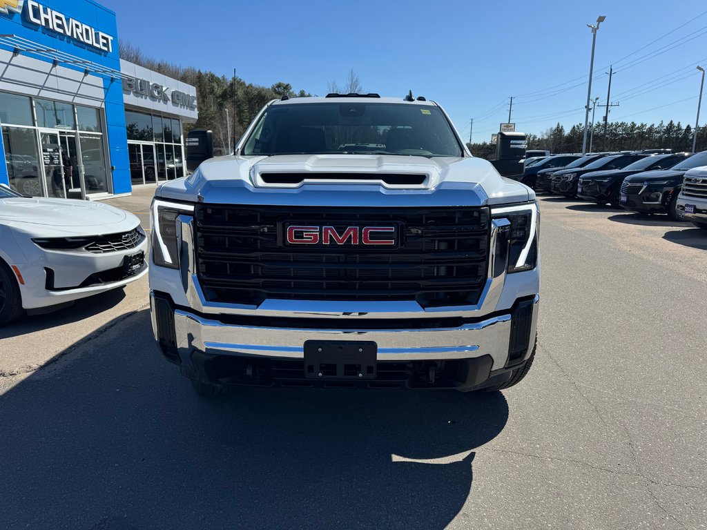 2024 GMC Sierra 2500 HD in Pickering, Ontario - 2 - w1024h768px