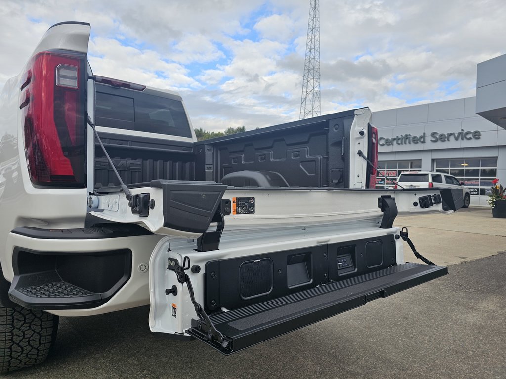 2025 GMC Sierra 3500HD in Pickering, Ontario - 7 - w1024h768px