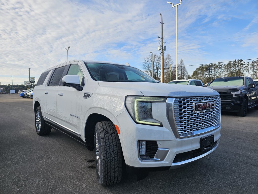 2024 GMC Yukon XL in Pickering, Ontario - 3 - w1024h768px