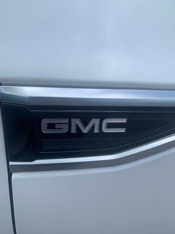 2024 GMC Yukon XL in Pickering, Ontario - 4 - w1024h768px