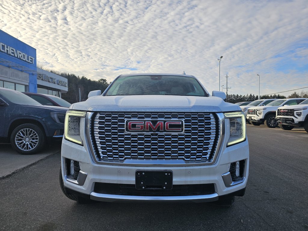 2024 GMC Yukon XL in Pickering, Ontario - 2 - w1024h768px