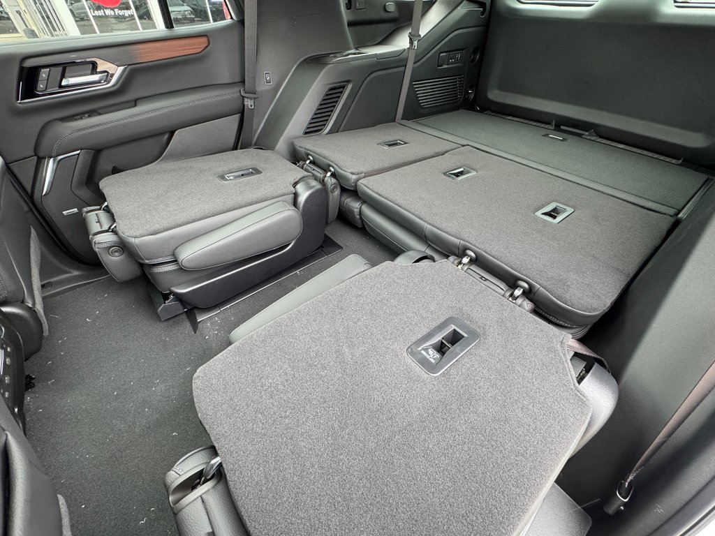 2025 GMC Yukon in Pickering, Ontario - 28 - w1024h768px