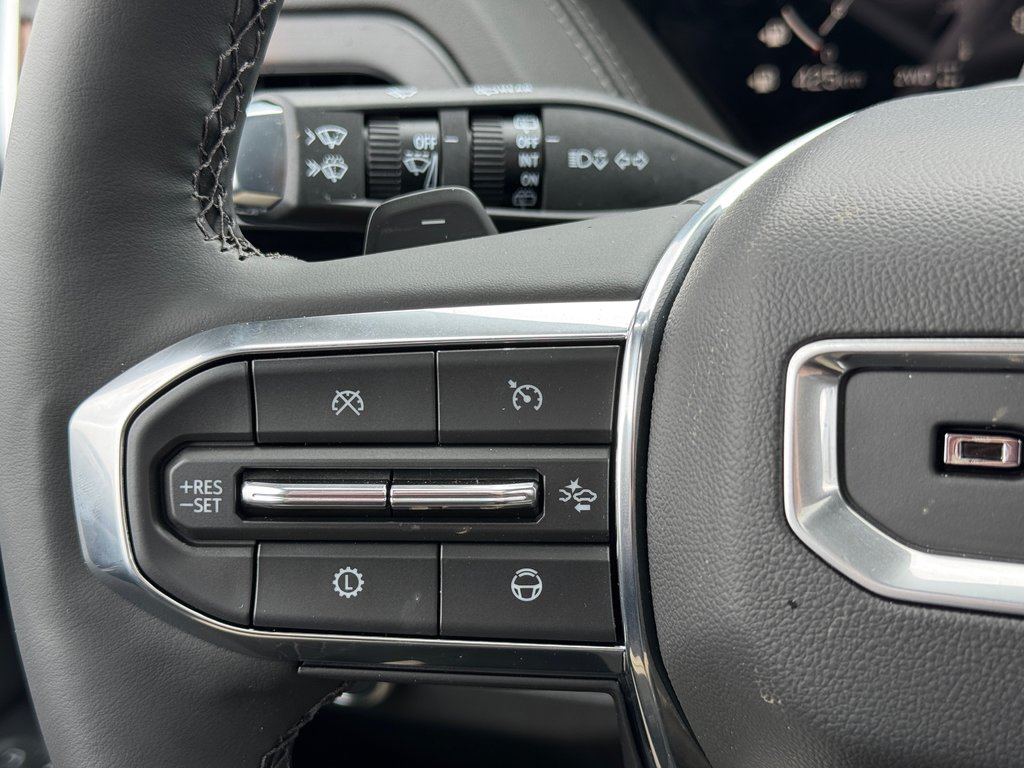 2025 GMC Yukon in Pickering, Ontario - 17 - w1024h768px