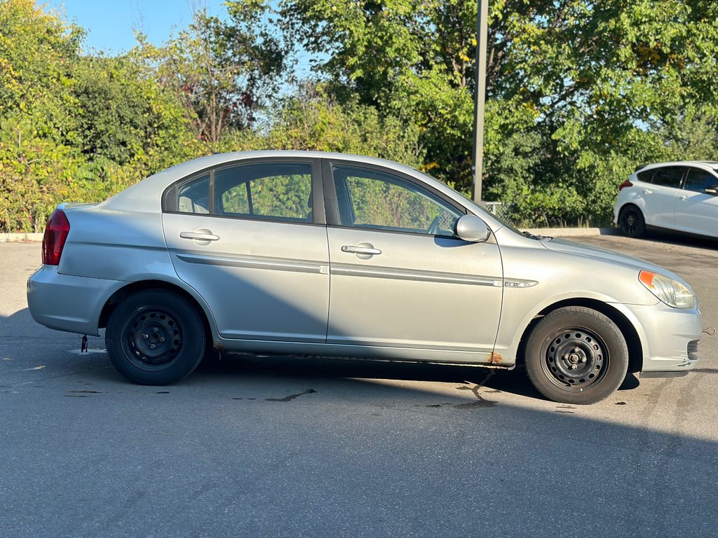 2007 Hyundai Accent in Pickering, Ontario - 6 - w1024h768px