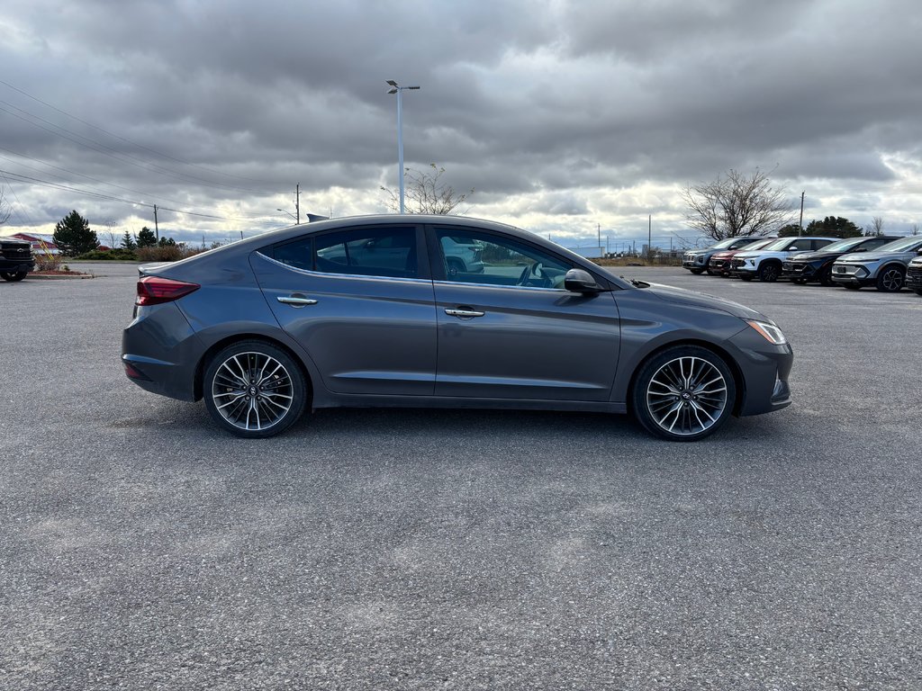 2019 Hyundai Elantra in Lindsay, Ontario - 8 - w1024h768px