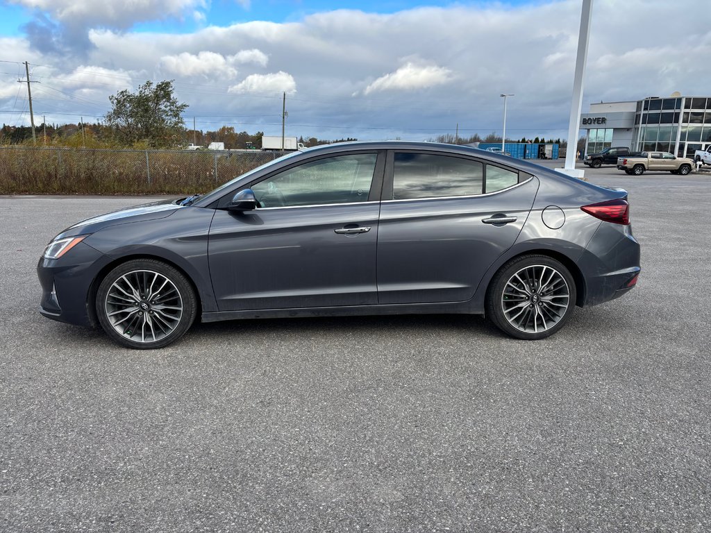 2019 Hyundai Elantra in Lindsay, Ontario - 5 - w1024h768px