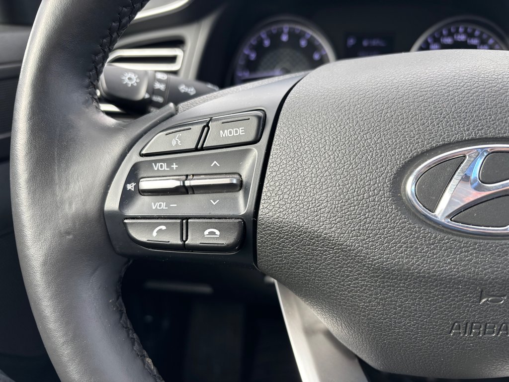 2019 Hyundai Elantra in Lindsay, Ontario - 18 - w1024h768px