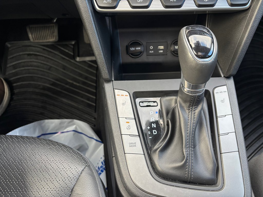 2019 Hyundai Elantra in Lindsay, Ontario - 12 - w1024h768px