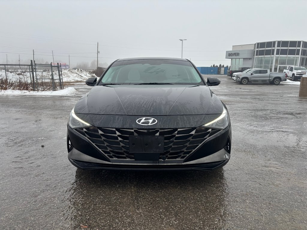 2022 Hyundai Elantra in Lindsay, Ontario - 2 - w1024h768px