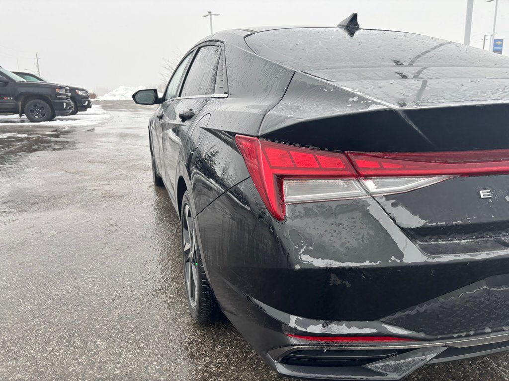 2022 Hyundai Elantra in Lindsay, Ontario - 6 - w1024h768px