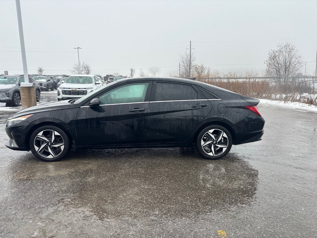 2022 Hyundai Elantra in Lindsay, Ontario - 5 - w1024h768px