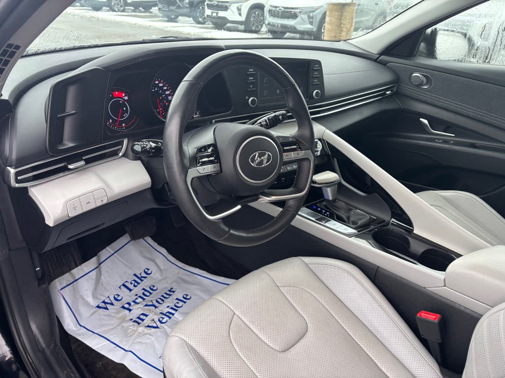 2022 Hyundai Elantra in Lindsay, Ontario - 11 - w1024h768px