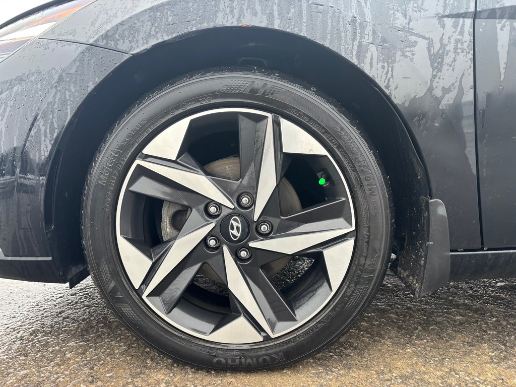 2022 Hyundai Elantra in Lindsay, Ontario - 4 - w1024h768px