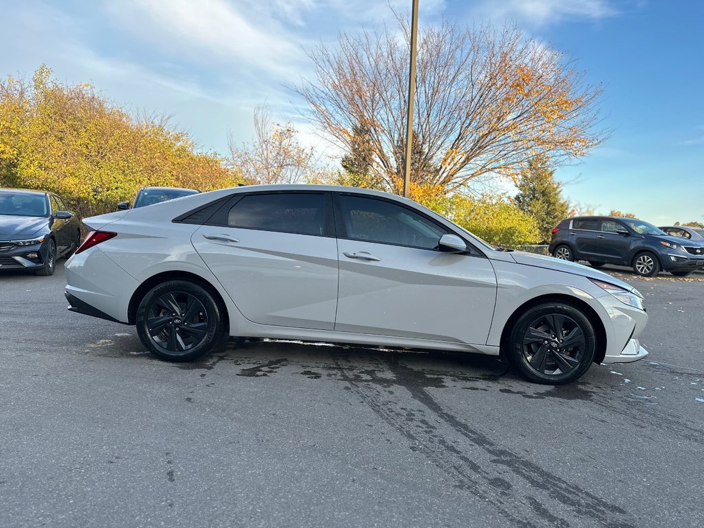 2023 Hyundai Elantra in Pickering, Ontario - 6 - w1024h768px