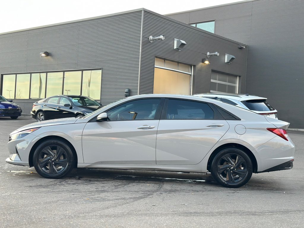 2023 Hyundai Elantra in Pickering, Ontario - 2 - w1024h768px