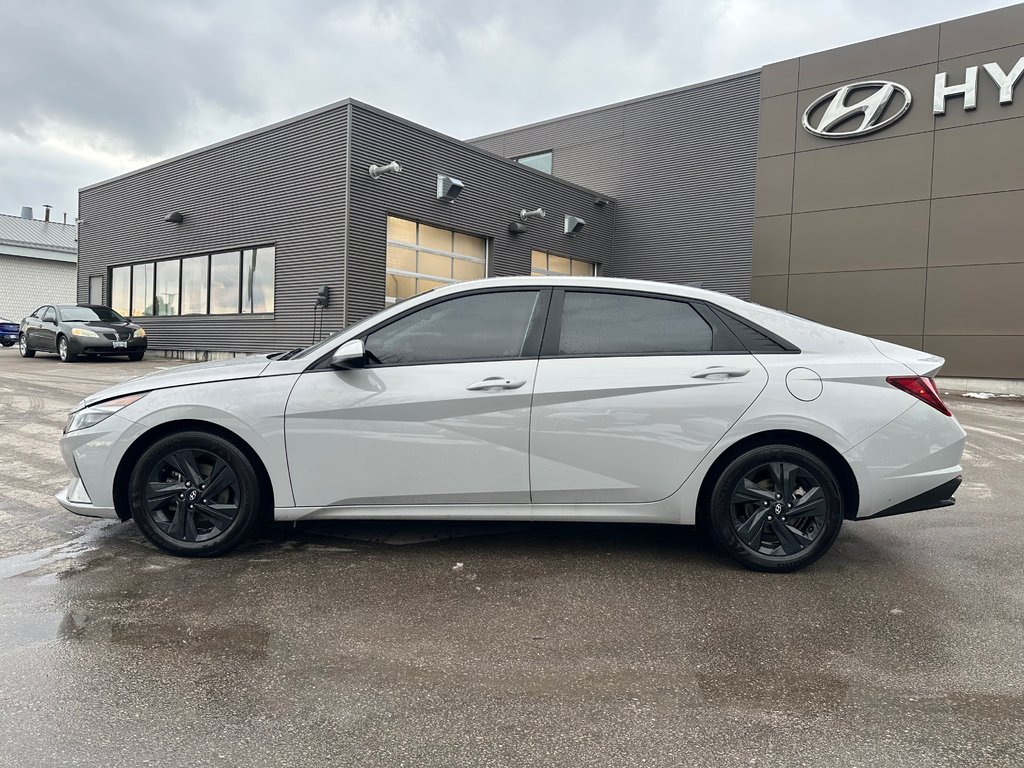 2023 Hyundai Elantra in Pickering, Ontario - 2 - w1024h768px