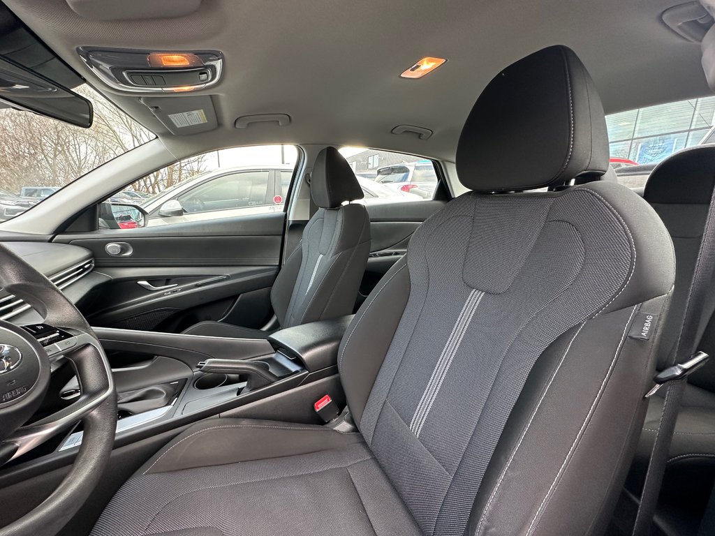 2023 Hyundai Elantra in Pickering, Ontario - 10 - w1024h768px