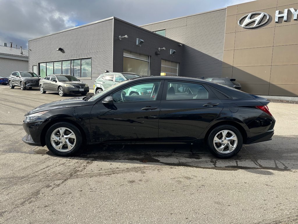 2023 Hyundai Elantra in Pickering, Ontario - 2 - w1024h768px