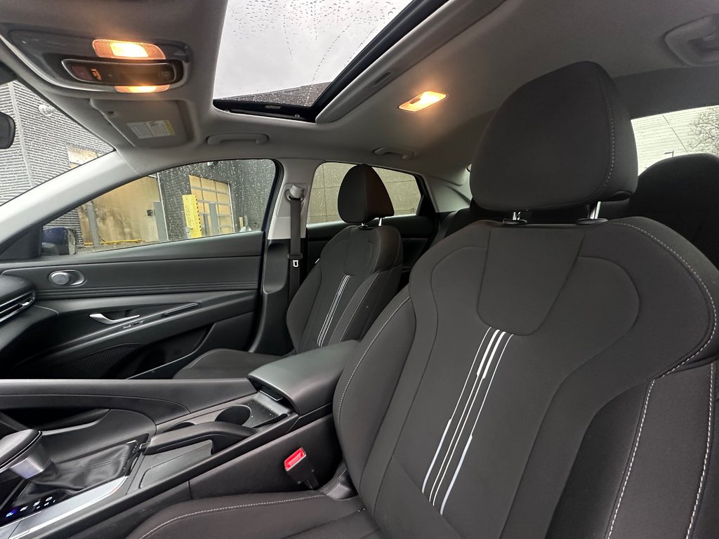 2023 Hyundai Elantra in Pickering, Ontario - 10 - w1024h768px