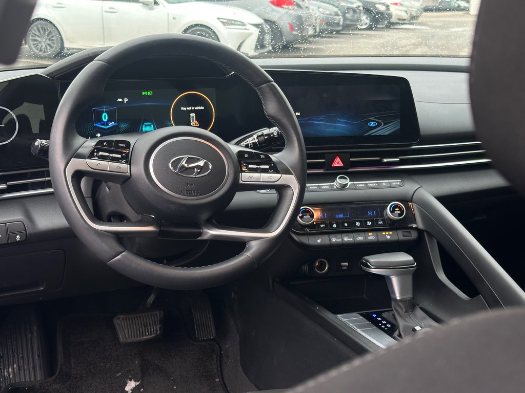 2023 Hyundai Elantra in Pickering, Ontario - 12 - w1024h768px