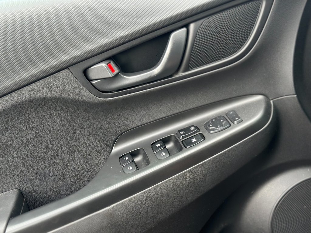 2021 Hyundai Kona in Pickering, Ontario - 9 - w1024h768px