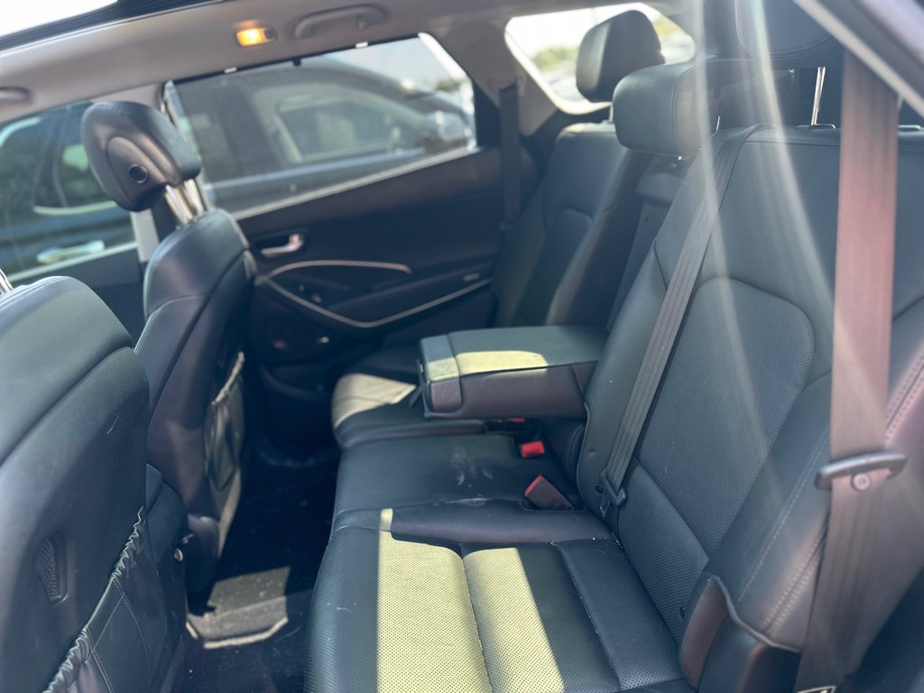 2016 Hyundai Santa Fe XL in Pickering, Ontario - 16 - w1024h768px