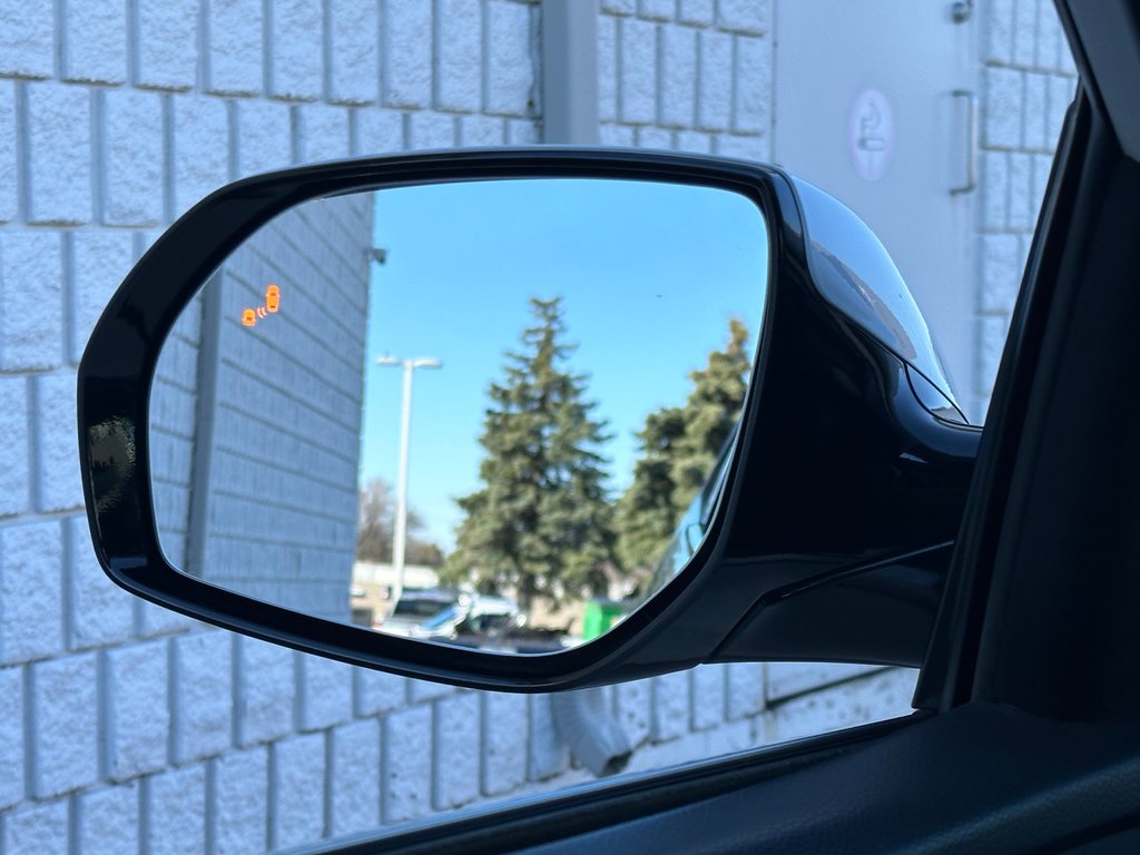 2017 Hyundai Santa Fe XL in Pickering, Ontario - 18 - w1024h768px