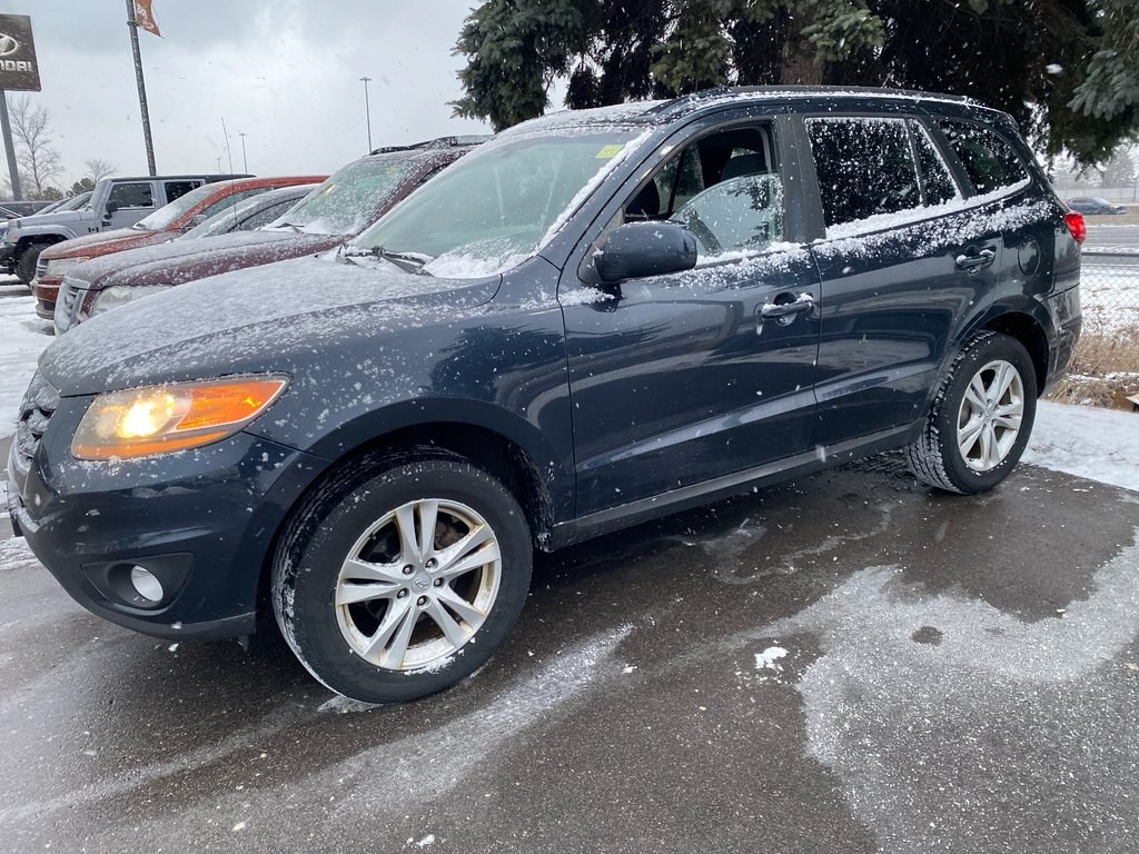 2010 Hyundai Santa Fe in Pickering, Ontario - 2 - w1024h768px