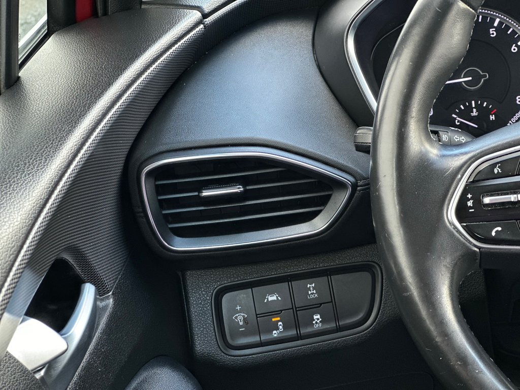 2019 Hyundai Santa Fe in Pickering, Ontario - 13 - w1024h768px
