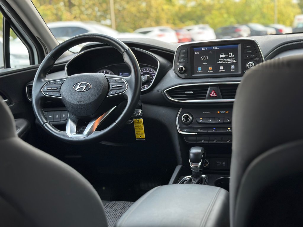 2020 Hyundai Santa Fe in Pickering, Ontario - 9 - w1024h768px