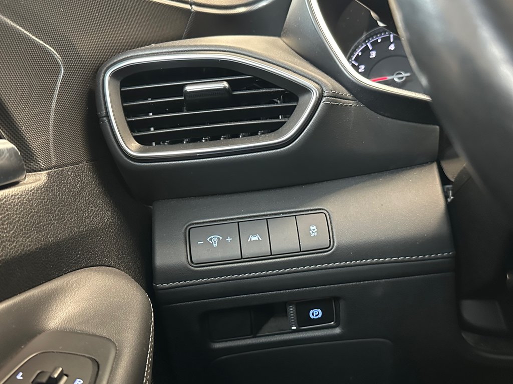 2021 Hyundai Santa Fe in Pickering, Ontario - 16 - w1024h768px