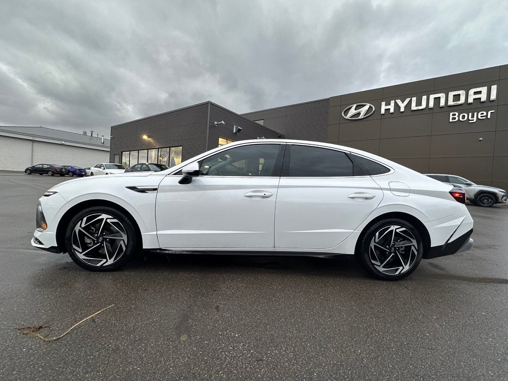 2024 Hyundai Sonata in Pickering, Ontario - 2 - w1024h768px