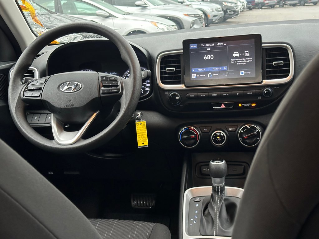 2022 Hyundai Venue in Pickering, Ontario - 12 - w1024h768px