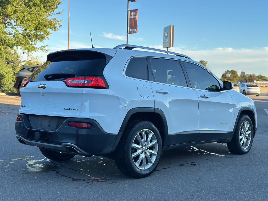 2016 Jeep Cherokee in Pickering, Ontario - 5 - w1024h768px