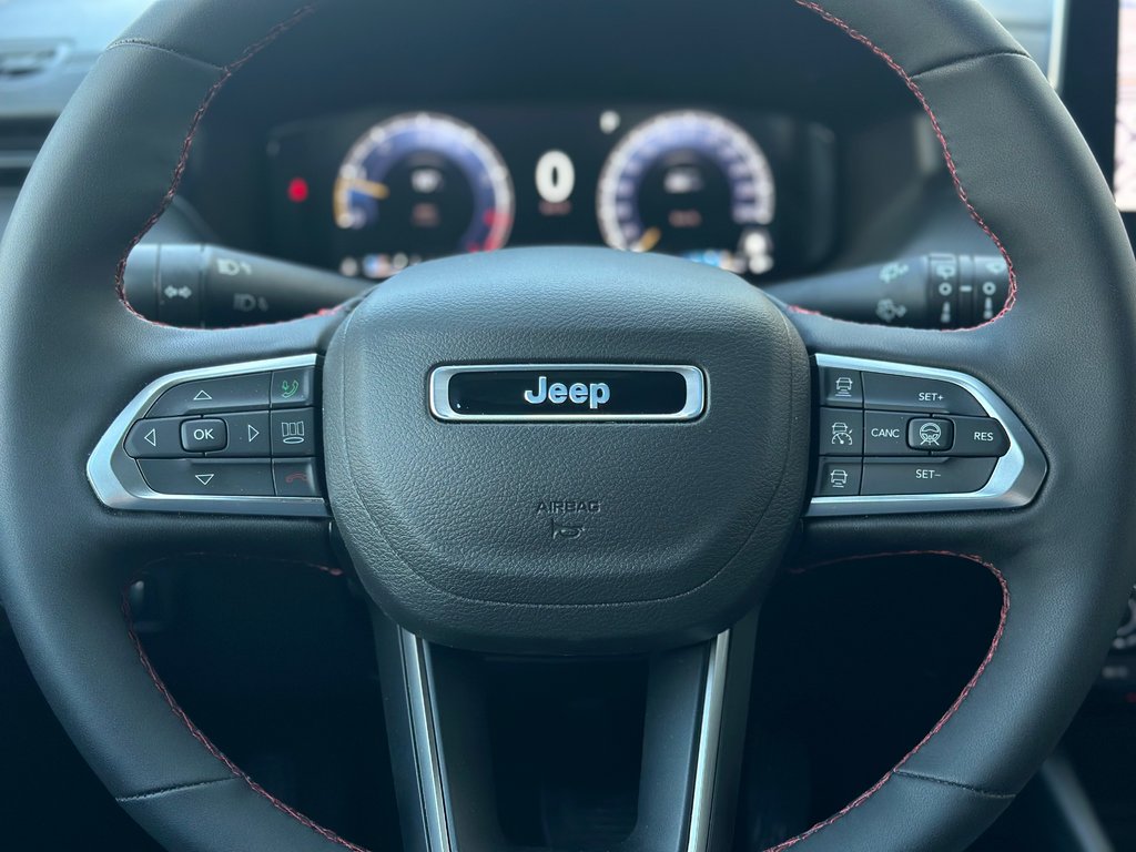 2023 Jeep Compass in Pickering, Ontario - 9 - w1024h768px