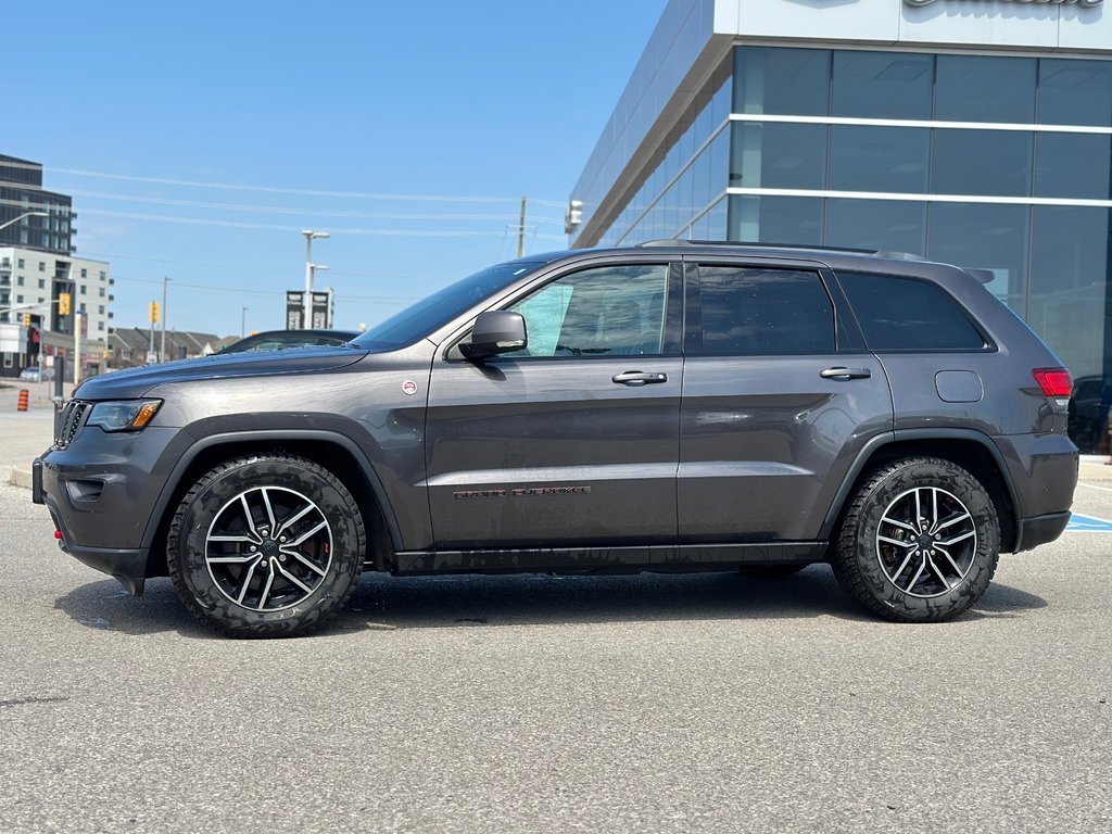 2019  Grand Cherokee TRAILHAWK in Pickering, Ontario - 2 - w1024h768px